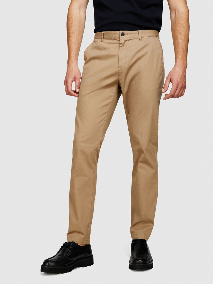 Slim fit chinos - men's slim fit trousers - Camel | Sisley image number 4